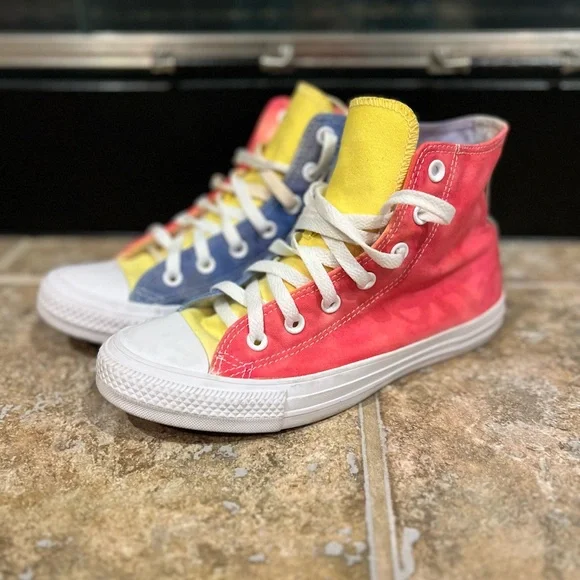 Custom converse shoes men’s size 6 women's size 8
Only wore one time. - Picture 3 of 7